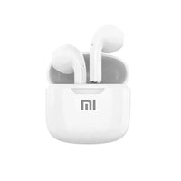 Ecouteurs bluetooth blancs et étanches sur fond blanc