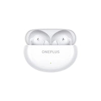 Ecouteurs bluetooth modernes sur fond blanc