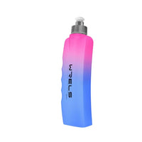 Gourde running moderne et ergonomique sur fond blanc