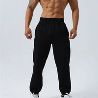 Jogging homme noir et confortable sur un homme