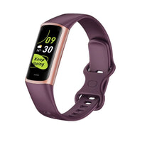 Montre connectée femme discrète et compacte sur fond blanc