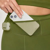 Short running femme élastique et moderne