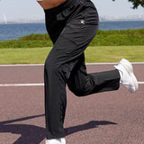 Jogging femme noir et décontracté sur une femme en extérieur