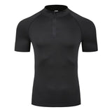 T-Shirt de compression à fermeture éclair sur fond blanc